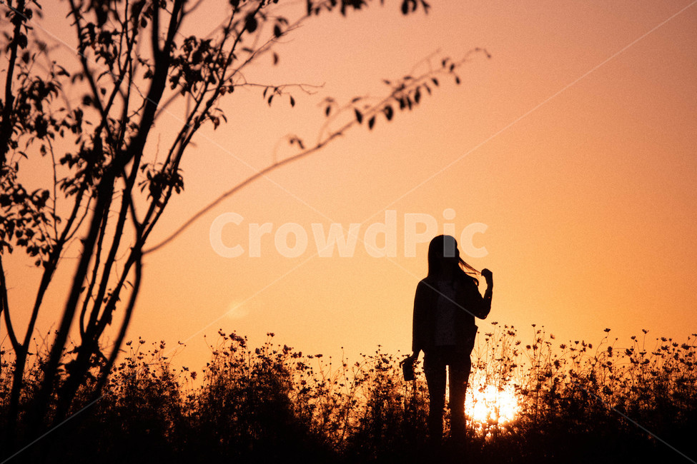 노을,구름,오렌지색,옥외,mountainrange,산맥,산,붉은하늘,redsky,새벽,mountain,dawn,하늘,sunset,일몰,dusk,황혼,sky,outdoors,자연,nature,silhouette,person,사람,실루엣,human,인간,사람,인물,인간,human,person,여성,여자,woman,female,lady,인물실루엣,사람실루엣,character silhouette,human silhouette