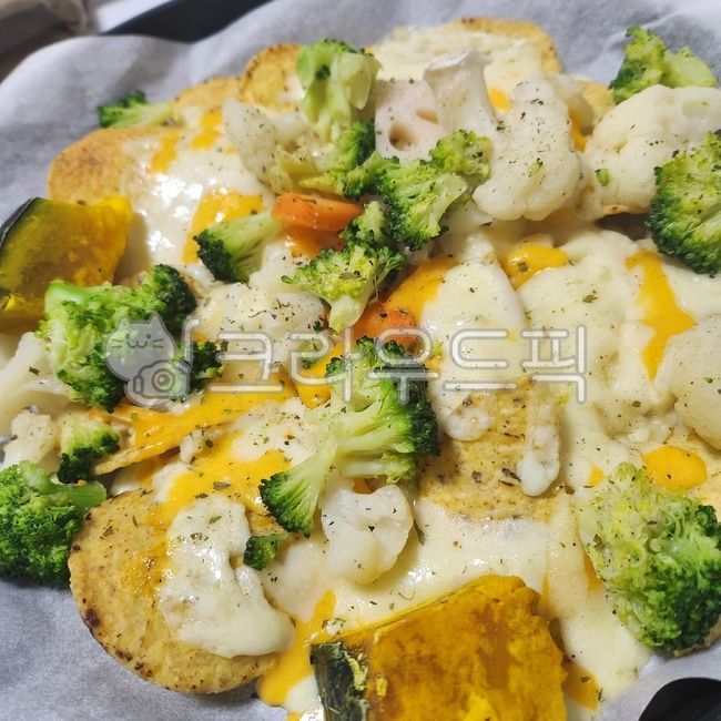 pizza,nachos,Broccoli Nacho Pizza,Nacho Vegetable Pizza,Cheese Nacho