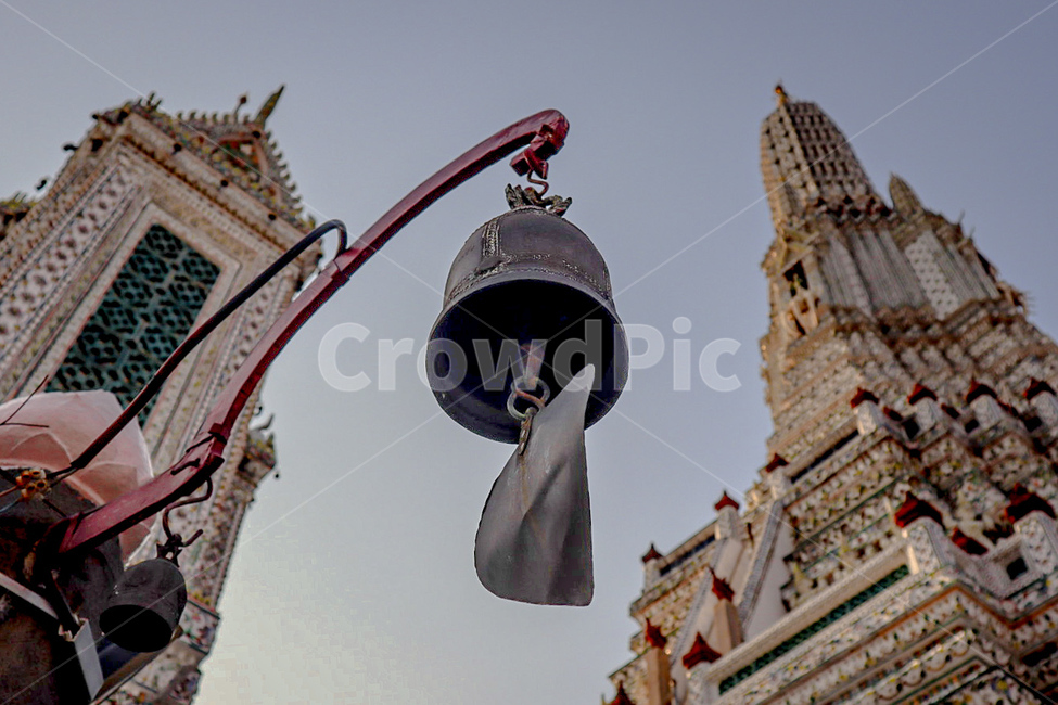 architecture,건축물,building,건물,spire,첨탑,steeple,종,bell