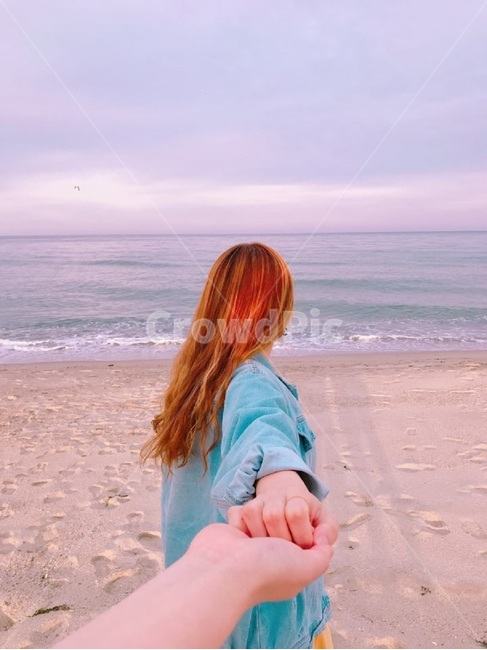 뒷모습,바다,커플설정샷,커플놀이,분위기,사람,인물,인간,human,person,여성,여자,woman,female,lady,연인,커플,사랑,lover,couple,여행,휴가,traveling,vacation,trip