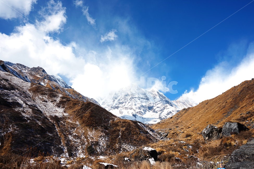 히말라야,설산,산,눈,구름,장엄함,위대한,네팔,안나푸르나,파란,mountain,snow,clouds,challenge,cool,rock,passion,cold,majesty,great,nepal,annapurna,겨울,계절,winter,season,자연,풍경,nature,landscape,해외,외국,세계,foreign,oversea,world,세계자연풍경,해외자연풍경,외국자연풍경,world nature landscape,outdoors,옥외,mountain range,산맥