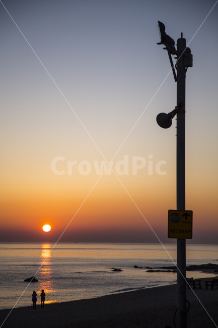 노을,바다노을,역광,가로등,해변,자연,풍경,nature,landscape,해변,바다,beach,sea,사람,인물,인간,human,person