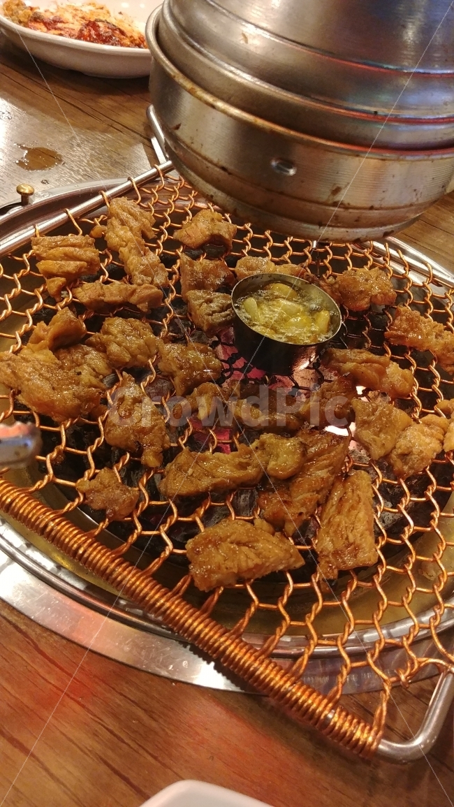 돼지갈비,왕갈비,이동갈비,소갈비,삼겹살,목살,정육,축산,생고기,양념갈비,생갈비,엘에이갈비,돈갈비,맛갈비,갈비맛집,음식,식재료,요리,food,cook,meal,dishes,food reserves,육류,고기,meat,한식,한국음식,한국요리,korean food,korean dishes,korean meal,korean cook