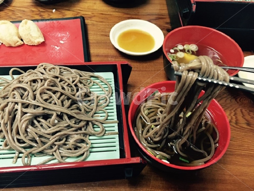 음식,국수,모밀,메밀,여름음식,시원한,유부초밥,식사,meal,food,noodle,젓가락,메밀국수,모밀국수,테이블,식탁,음식,식재료,요리,food,cook,meal,dishes,food reserves