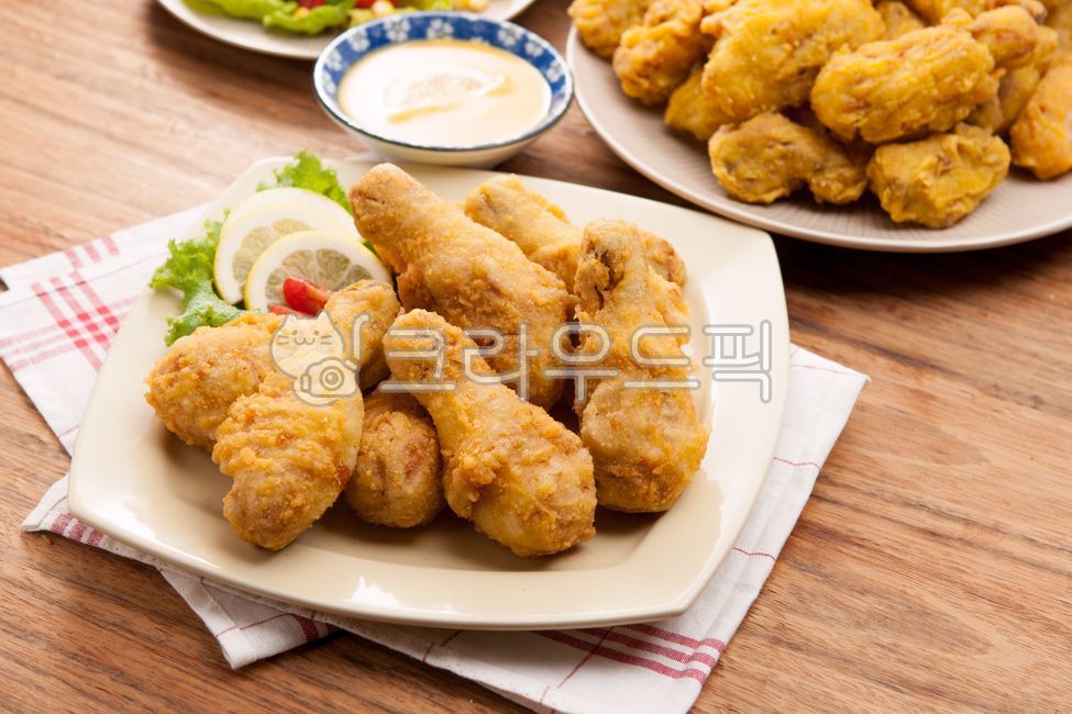 치킨,후라이드치킨,후라이드,닭튀김,음식,음식,식재료,요리,food,cook,meal,dishes,food reserves