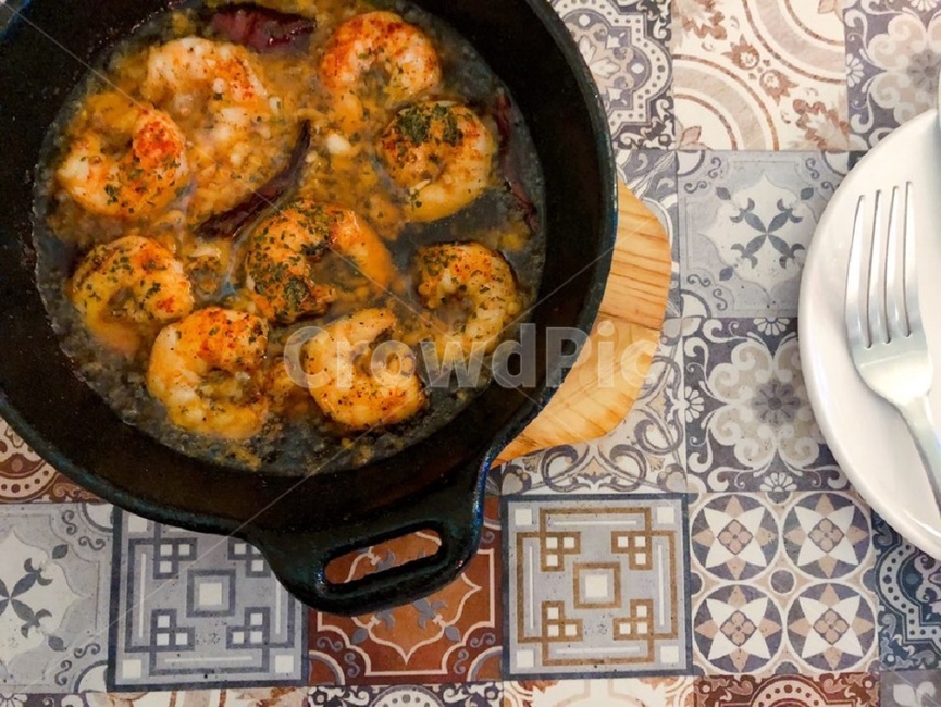 새우,감바스,음식,식사,스페인,요리,스페인요리,새우감바스,오일,테이블,readytoeat,shrimp,food,spain,table,음식,식재료,요리,food,cook,meal,dishes,food reserves