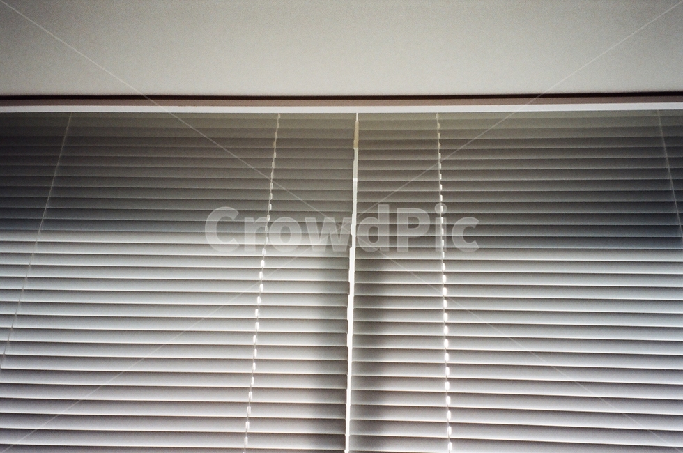 블라인드,햇빛,창문,방,그림자,하얀색,room,myroom,shade,window,blind,film,filmphotography,white,필름사진,필름
