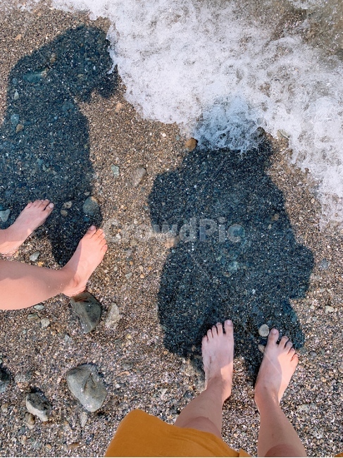 tide,friendship,black sand,shadow,beach sand,bare foot,portrait,summer,Emotional photo,sand,summer trip,Beach,black sand beach,beach,friend,Emotion,friendship trip,travel,foot