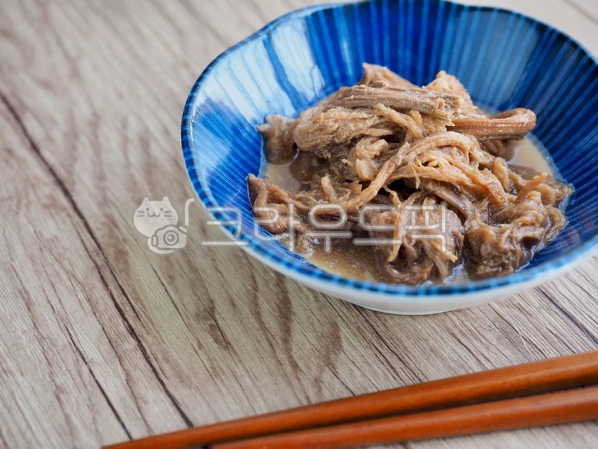 소고기,소고기장조림,장조림,한식,아시아음식,한국음식,밑반찬,간장조림,반찬,단백질,소고기간장조림,쇠고기,음식,저녁식사,고기,소스,간장,배경,식사,요리,소고기요리,beefstew,jangjorim,asianfood,koreanfood,sidedish,protein,beefsoysauce,beef,food,dinner,meat,sauce,soysauce,background,meal,cooking,beefdish