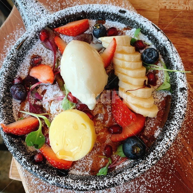 음식,요리,food,dishes,meal,식사,외국음식,westernfood,westernmeal,westerndished,빵,bread,브런치,brunch,디저트,dessert,수플레,수플레케익,과일,fruit,바나나,딸기,strawberry,banana,슈가파우더,데이트,감성사진