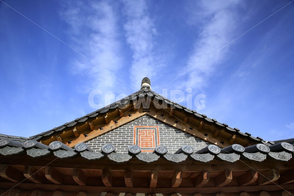 한옥,한국전통,무늬,한국,건축물,한국건축,전통,동양,아시아,한국문화,문화체험,사대부,고건축,전통문양,기와지붕,대한민국,민속,민속촌,풍경,한옥마을,고궁,기와,나무,지붕,문양,패턴,기와집,전통패턴,전통기와집,처마,담,돌담,흙담,전통가옥,하늘,구름,건물외관,building,korean,culture,한국전통,한국문화,korean traditional,korean culture,건축물,건물외관,exterior,building,structure,architecture,construction