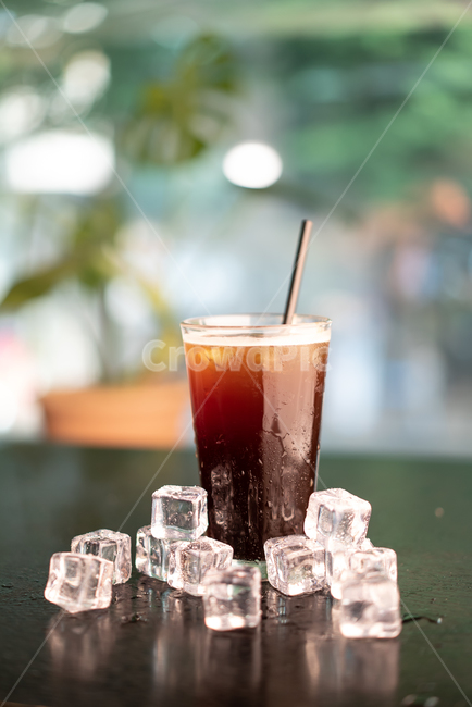 여름,휴식,아이스아메리카노,카페라테,카페,나른함,시원함,얼음,여름,계절,summer,season,커피,카페,coffee,cafe,soda,소다,beverage,마실 것,drink,음주