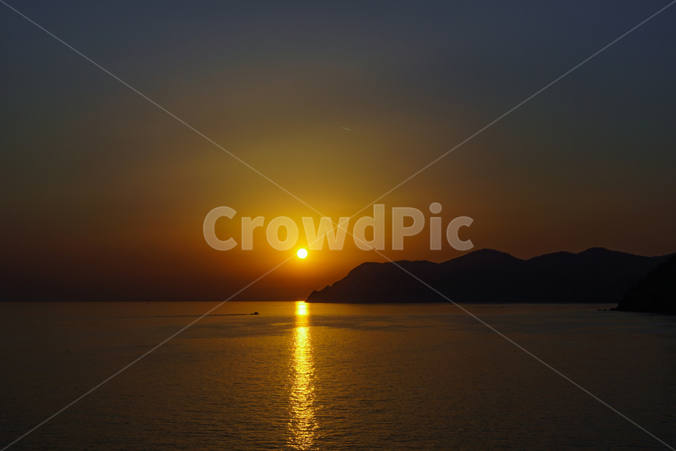 일몰,저녁노을,노을,해질녘,매직아워,해넘이,바다,배,하늘,태양,배경,풍경,sunset,magichour,sundown,nightfall,ocean,sea,landscape,boat