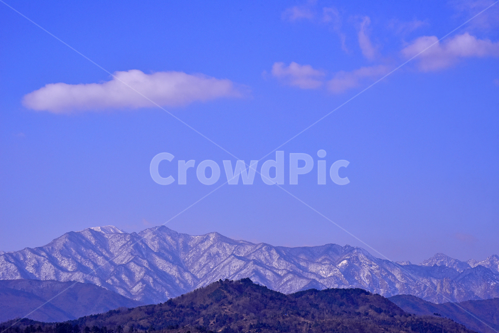 겨울산,설경,설악산,구름,겨울풍경,한국자연경관,한국자연풍경,mountainrange,산맥,mountain,산,nature,자연,outdoors,옥외,peak,피크,야외,아웃도어,풍경,배경,바탕,백그라운드,강원도,원경,겨울,계절,winter,season,자연,풍경,nature,landscape