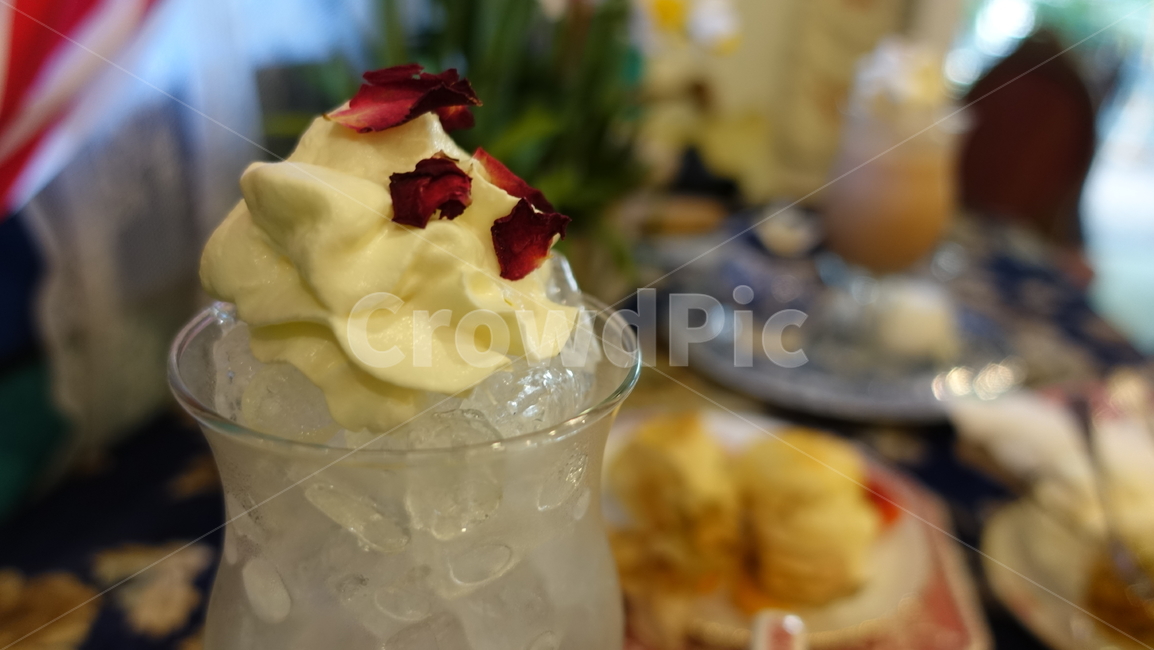cafe,카페,부엌,조리기구,커트러리,티,tea,홍차,creme,dessert,cream,크림,sweets,과자,디저트,food,음식,밀크티