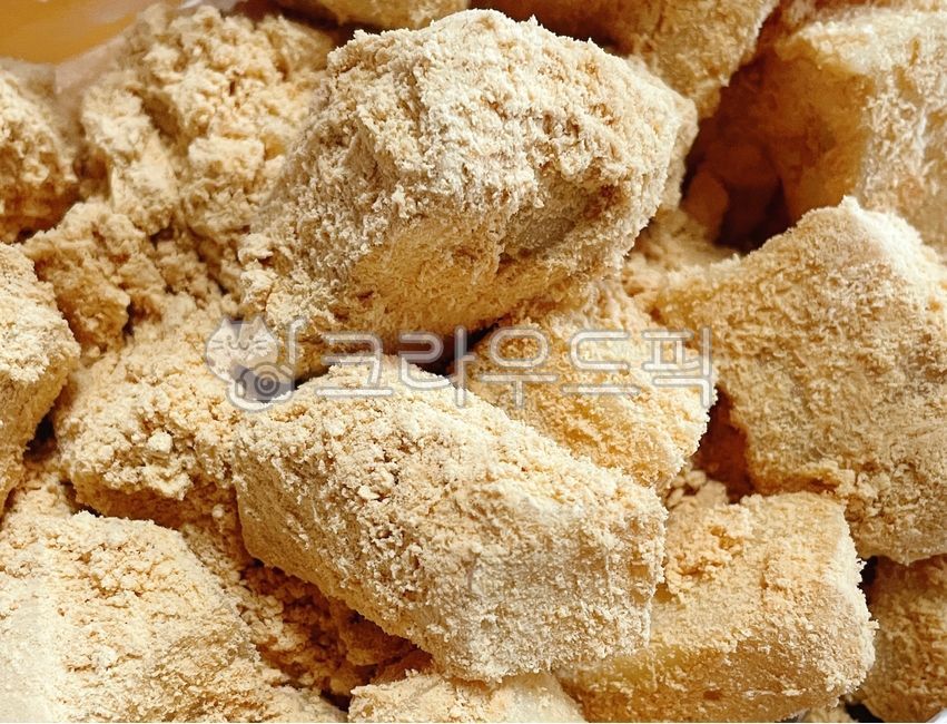 snack,Injeolmi Rice Cake,Korean food,ingredients,tradition,cooking,koreanfood,Tteokgomul,cook,holiday food,Korean,bean paste,food,meal,Injeolmi,soybean flour,glutinous rice cake,dessert,dish,rice cake,mukbang,traditional food