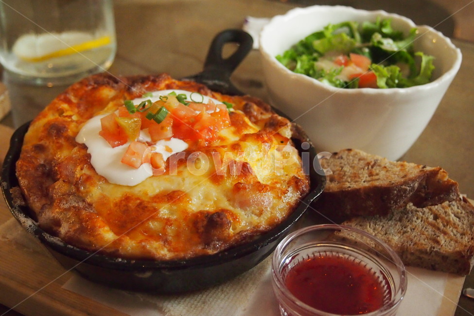 브런치,식사,프리타타,음식,식당,음식,식재료,요리,food,cook,meal,dishes,food reserves,양식,서양음식,서양요리,western food,western dishes,western meal,western cook