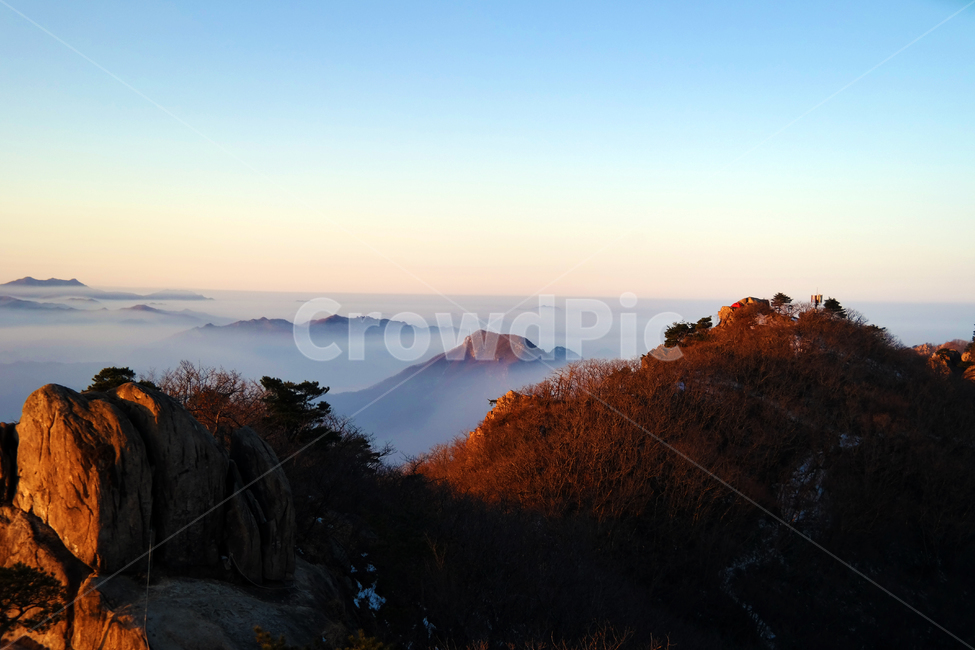 돌,바위,암석,산,정산,나무,자연,환경,자연환경,등산,트래킹,눈,지평선,수평선,뻥뚫림,산맥,구름,하늘,아름다움,노을,자연,풍경,nature,landscape,한국자연풍경,한국자연경관,korea nature landscape,outdoors,옥외