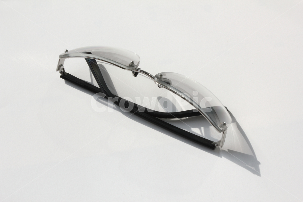 탑뷰,흰배경,그림자,소품,패션,유리,안경알,안경테,썬글라스,선글라스,하이앵글,안경,탑앵글