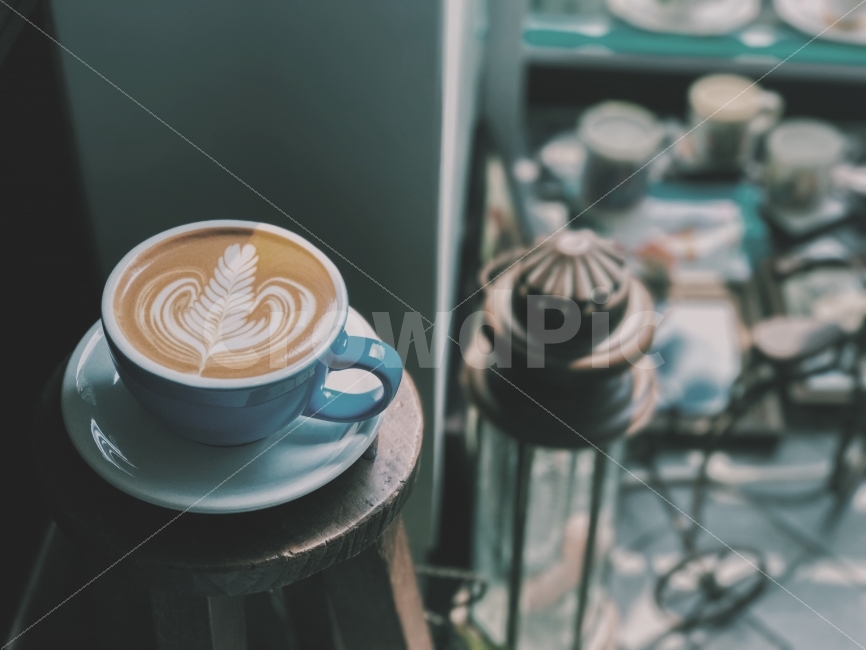 모닝커피,라떼,로제타,나뭇잎,커피,커피,카페,coffee,cafe,감성,sensible,feeling
