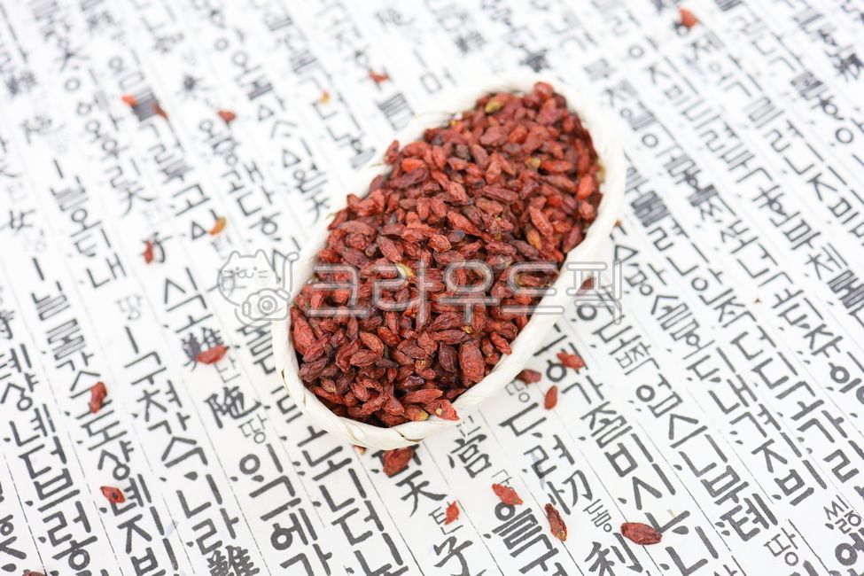 구기자,구기자열매,말린구기자,건조구기자,구기자약재,약재,한약재,한방재료