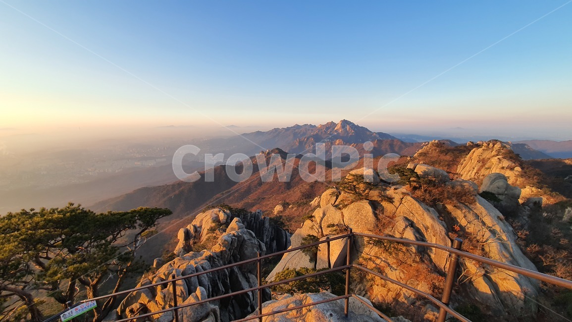 mountain,산,outdoors,옥외,nature,자연,mountainrange,산맥,하늘,경치,풍경,landscape,sky
