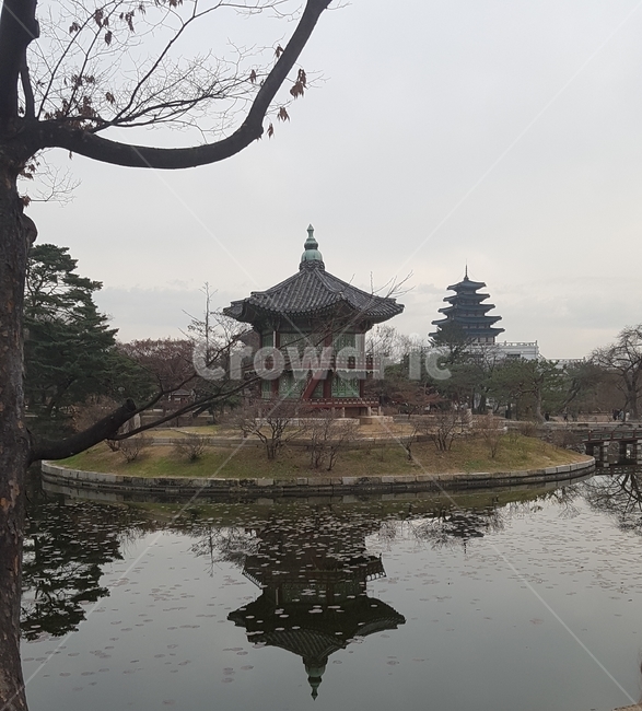 한국랜드마크,한국전통,자연,경복궁,한국자연풍경,한국전통,한국문화,korean traditional,korean culture,랜드마크,landmark,tourist attraction,한국랜드마크,한국관광지,한국명소,korea landmark,korea tourist attraction,건축물,건물외관,exterior,building,structure,architecture,construction