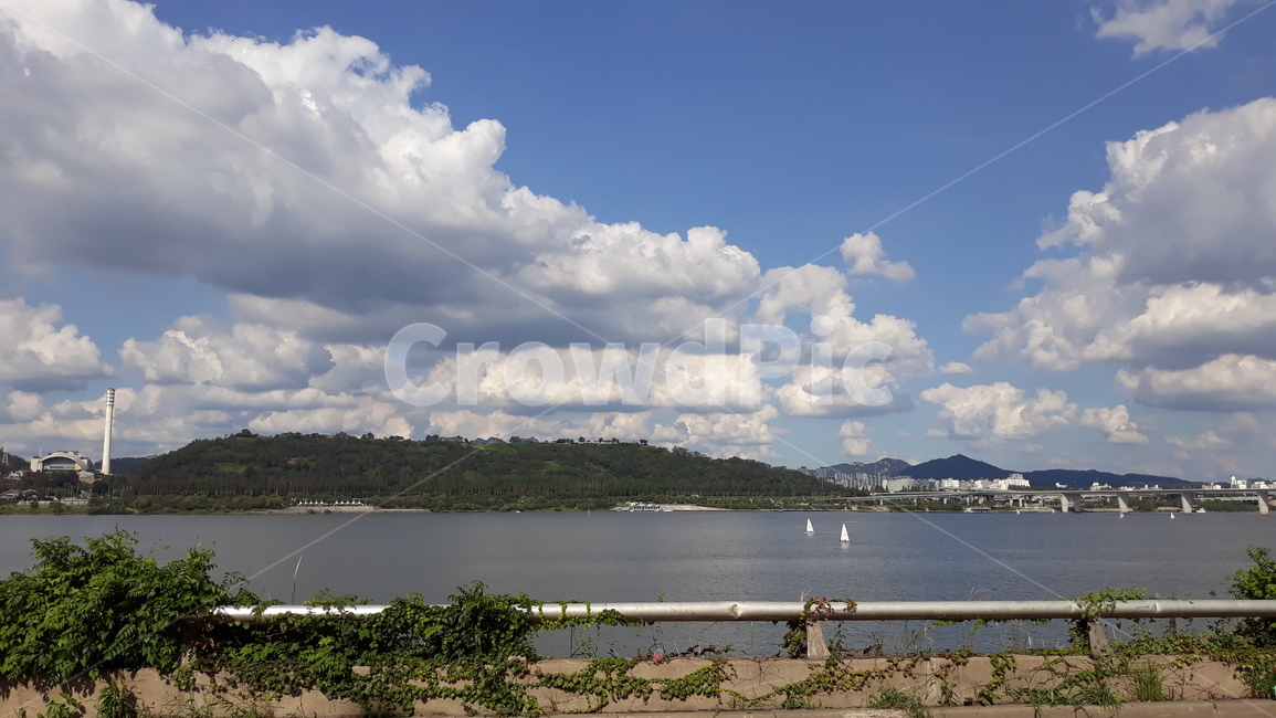 자연,nature,outdoors,옥외,land,땅,구름,cloud,하늘,sky,water,물,ocean,한강,요트,강변도로,자연,풍경,nature,landscape,weather,날씨,cumulus,적운
