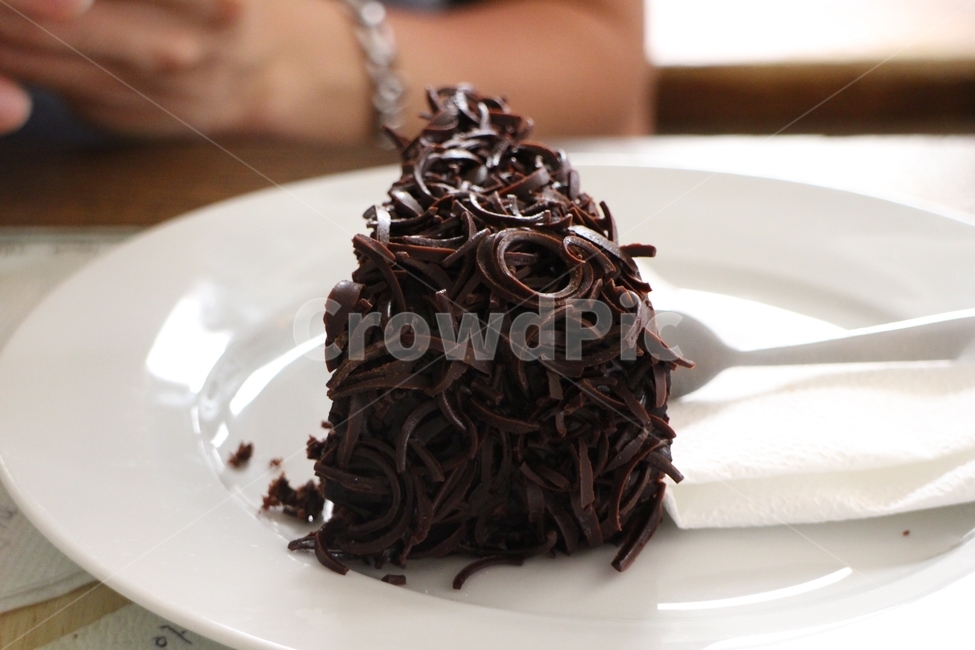 chocolate cake,bread,cake,a piece of cake