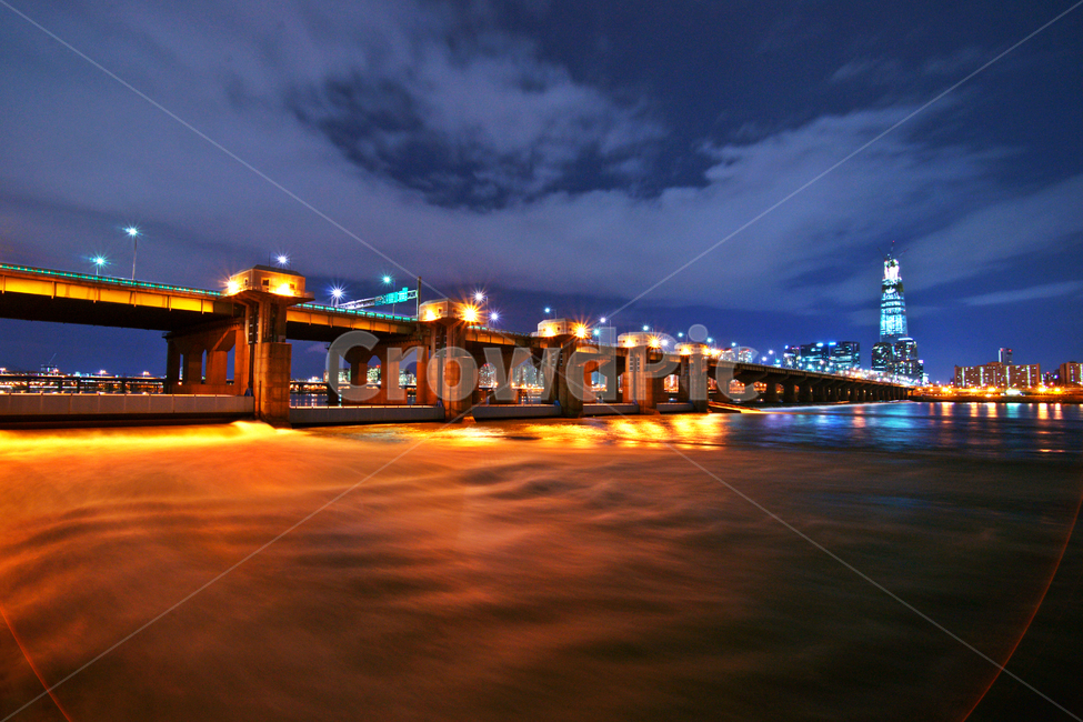 잠실수문,수문,방출,한강,교량,야경,밤,풍경,nightscape,night,landscape,도시,city,한국도시풍경,한국도시경관,korea cityscape,building,건물,시티,town,downtown,도심,urban,어반,architecture,건축물,bridge,다리