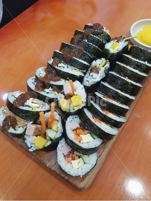 김밥,돈가스김밥,점심,음식,도시락,반찬,음식,식재료,요리,food,cook,meal,dishes,food reserves