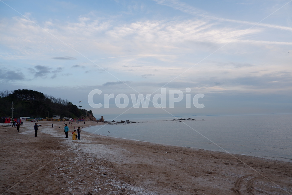 바다,인천바다,5월바다,해변,을왕리,beach,선녀바위해수욕장,을왕리해수욕장,인천해수욕장,자연,풍경,nature,landscape,gravel,자갈,dirt road,흙길,road,도로,ground,바닥,shoreline,해안선,water,물,ocean,대양,sea,outdoors,옥외