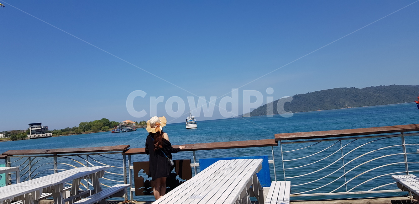 뒷모습,사람,여행지,바다,휴양지,여자뒷모습,모자쓴여자