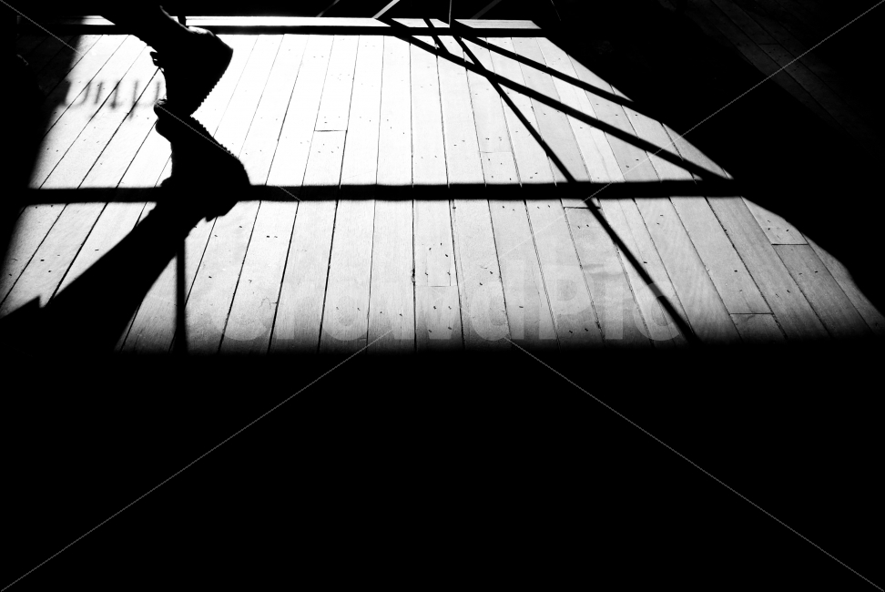 발,다리,신발,실루엣,흑백사진,사람,인물,인간,human,person,흑백,모노톤,monochrome,black and white