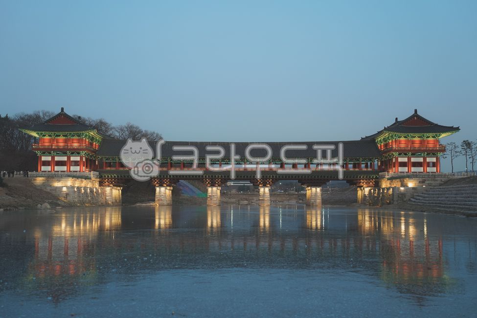 월정교,문화재,문화유산,경주,경주야경,야경,전통문화재,결빙,ice,waterfront,워터프론트,겨울,한국관광지,관광지,한국명소,한국전통,한국문화,korean traditional,korean culture