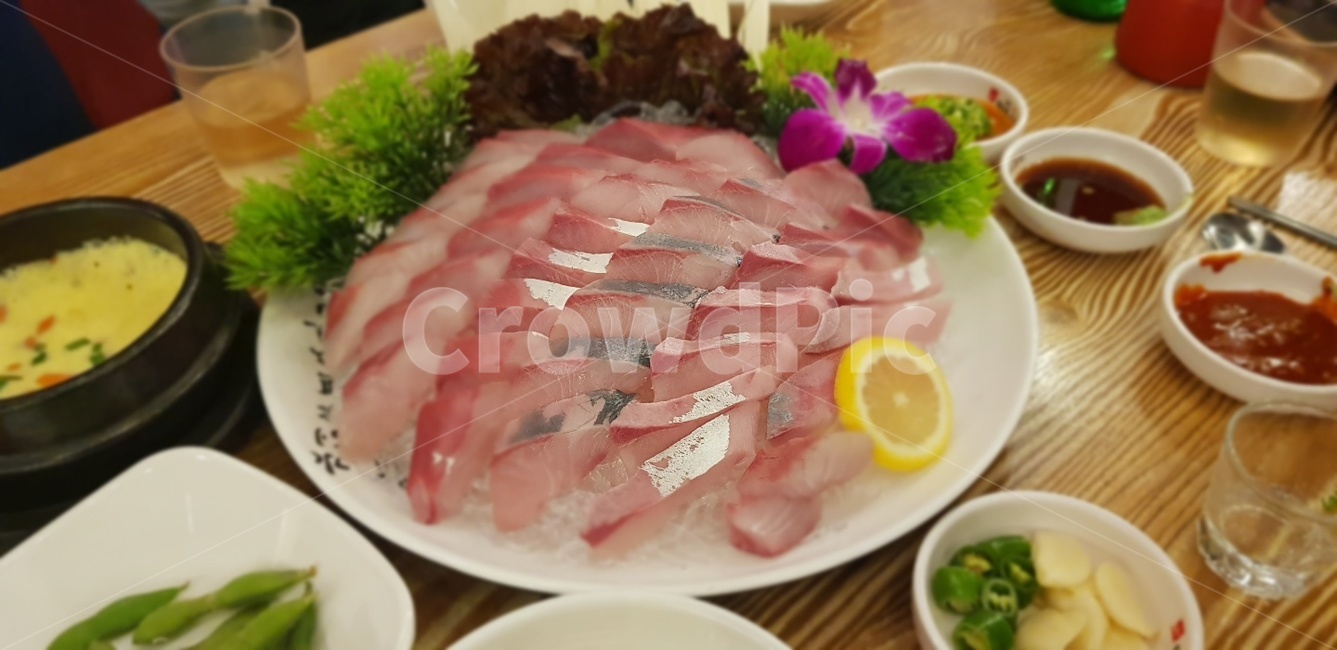 dish,요리,food,음식,meal,식사,platter,플래터,회,광어회,생선,생선요리,fish