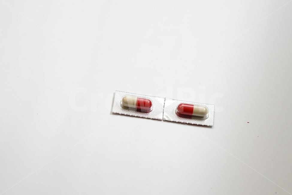 누끼,누끼사진,알약,약,캡슐,캅셀,통증,아픔,컬러,일상,비상약,비상,건강,의료,의학,병원,medical,hospital,clinic,누끼,remove background