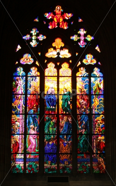스테인드글라스,stainedglass,색유리창,성비투스대성당,종교예술,예술,종교,유럽,기독교,성당,천주교,유리공예,유리창,종교건물,고딕건출,예술작품,어두운,컬러풀,현란한,아름다운,신성한,미술,유럽여행,종교,신앙,religion,belief,faith,인테리어,실내디자인,interior design
