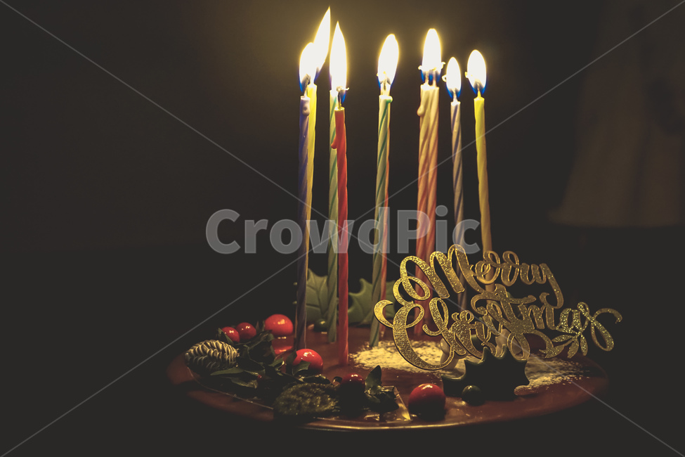 크리스마스,케이크,촛불,케익,감성,불빛,초,기념일,christmas,cake,candlelight,beautiful,기념일,축하,anniversary,congratulation,celebrate,celebration,메리크리스마스,성탄절,merry christmas,음식,식재료,요리,food,cook,meal,dishes,food reserves,빵,bread,디저트,간식,후식,dessert,snack