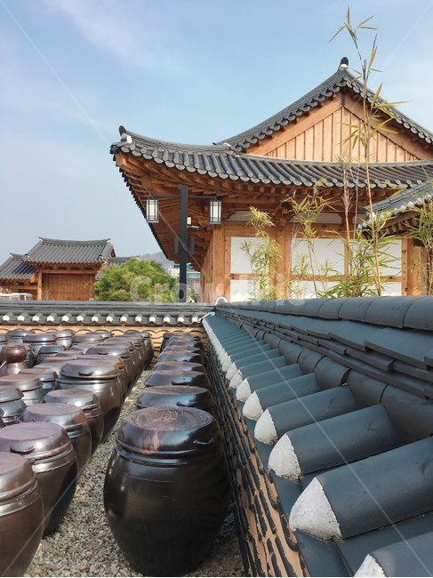 한옥집,기와집,전통,항아리,한옥,한국전통,한국문화,korean traditional,korean culture,건축물,건물외관,exterior,building,structure,architecture,construction