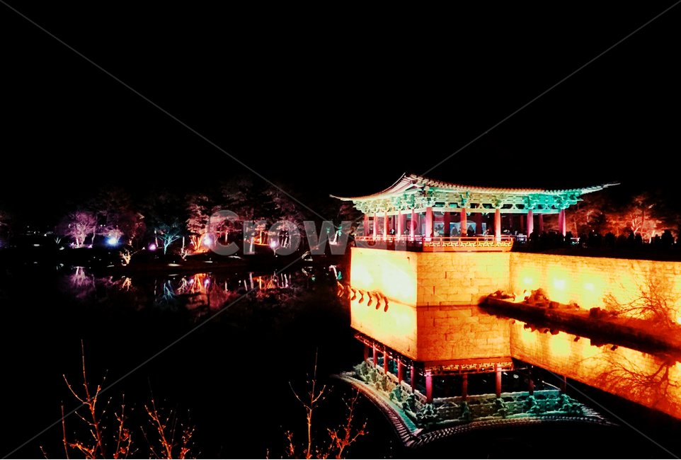 자연,경주,안압지,역사,건축물,야경,밤,풍경,nightscape,night,landscape,한국전통,한국문화,korean traditional,korean culture,랜드마크,landmark,tourist attraction,한국랜드마크,한국관광지,한국명소,korea landmark,korea tourist attraction,건축물,건물외관,exterior,building,structure,architecture,construction,건물