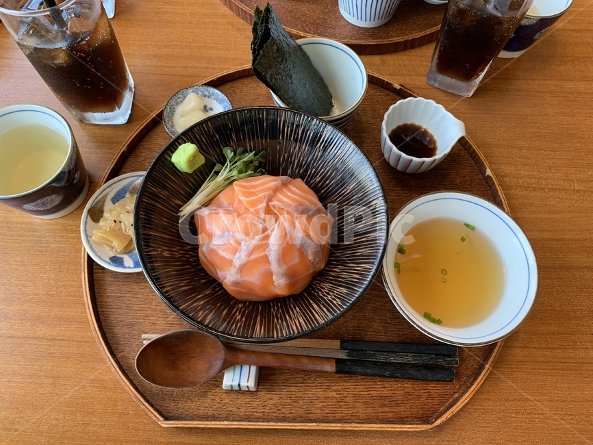일식,요리,음식,텐동,초밥,연어,덮밥,밥,사케동,연어덮밥,연어초밥,가정식,연어요리,연어장