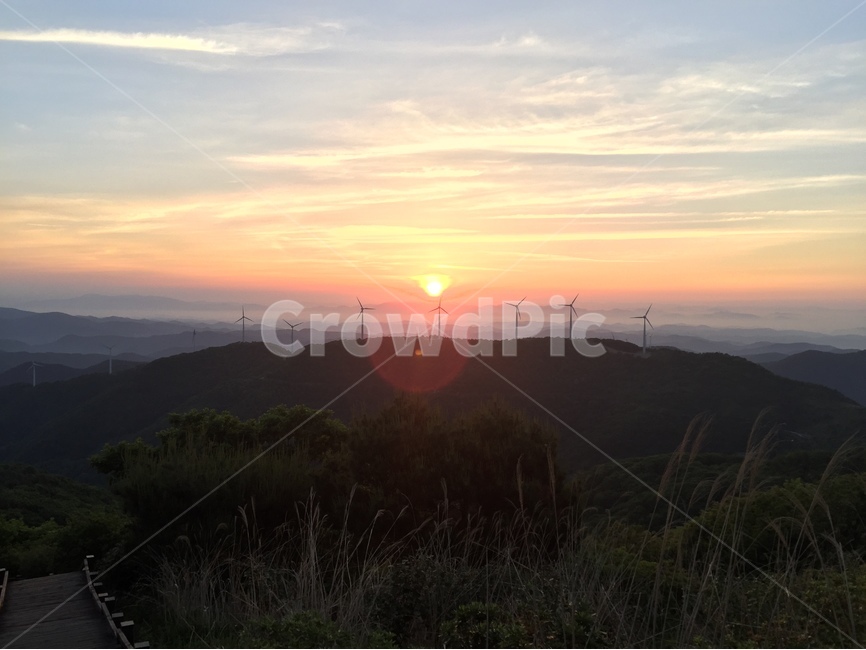 일출,산,풍력발전,풍경,여름,자연,풍경,nature,landscape,한국자연풍경,한국자연경관,korea nature landscape,산업,industry,industrial,에너지산업,energy industry,outdoors,옥외,sky,하늘