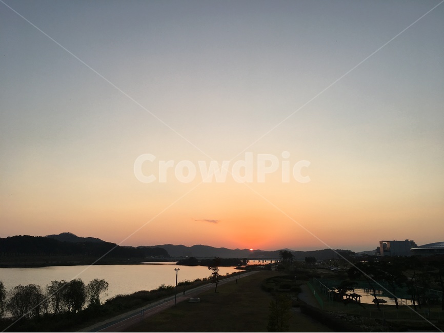석양,노을,낙동강,하늘,낙동강변,안동시,자연,풍경,nature,landscape,outdoors,옥외,sky,sunset,일몰,dusk,황혼,dawn,새벽,red sky,붉은 하늘