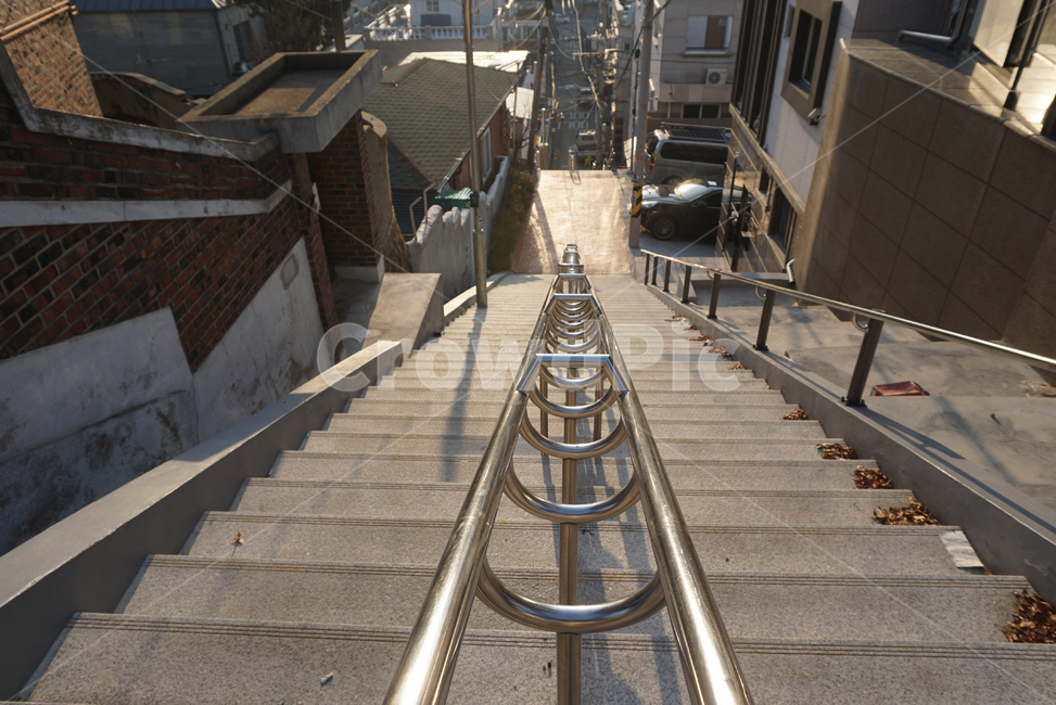 내리막계단,난간,banister,railing,동네,하이앵글
