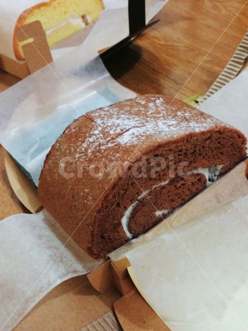 일본,롤케이크,케이크,초코,크림,초코케이크,롤,디저트,japan,rollcake,roll,cake,chcolate,cream,dessert,음식,식재료,요리,food,cook,meal,dishes,food reserves,빵,bread,디저트,간식,후식,dessert,snack