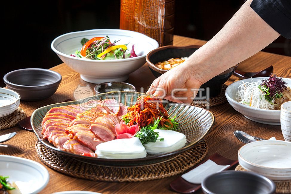 오리훈제,오리,오리고기,훈제오리,훈제,고기,음식,식사,오리요리,음식,식재료,요리,food,cook,meal,dishes,food reserves,한식,한국음식,한국요리,korean food,korean dishes,korean meal,korean cook