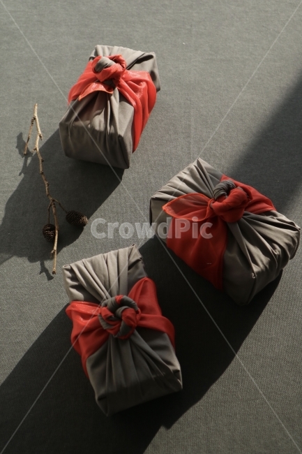 예쁜사진,캐논,레드,정렬,red,gift,life,style,korea,korean,pakcage,fabric,bojagi,fold,tie,한국전통,한국문화,korean traditional,korean culture,기념일,축하,anniversary,congratulation,celebrate,celebration,사물,물건,오브젝트,thing,object,matter,연출,컨셉,콘셉,direction,concept