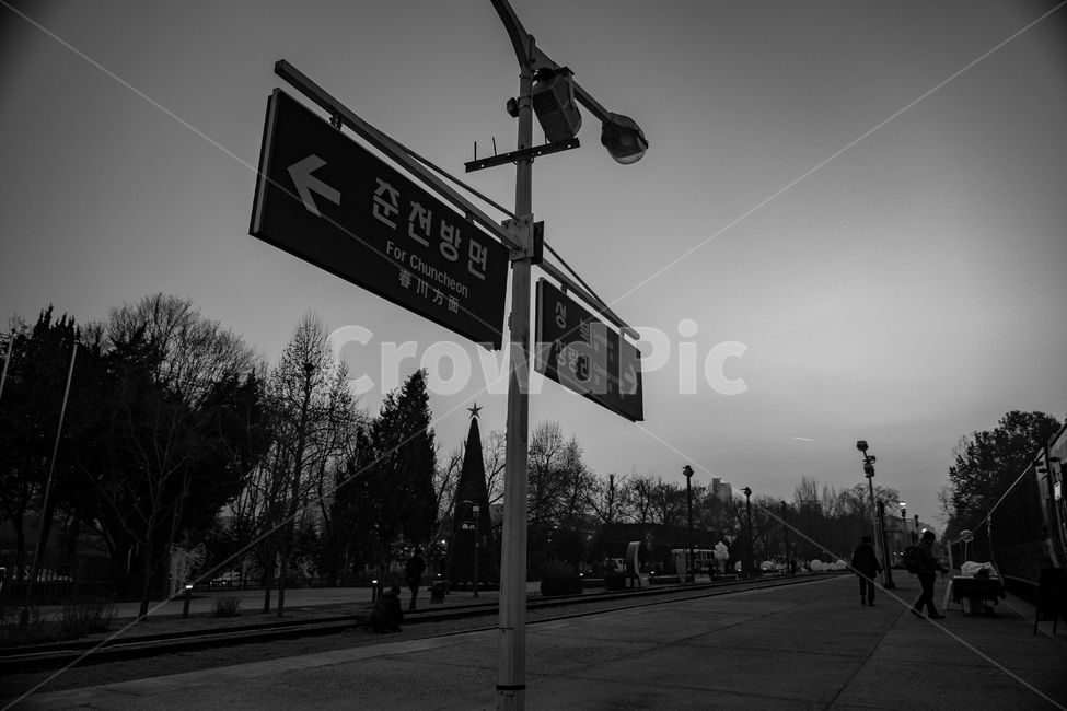 표지판,이정표,화랑대역공원,화랑대역,흑백,기차역,train,railway