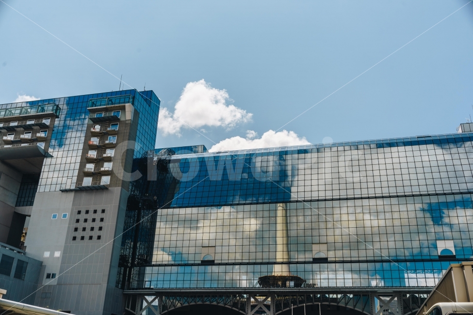 일본,여행,일본여행,교토,교토역,기차역,하늘,구름,건물,japan,travel,kyoto,kyotostation,station,sky,cloud,building,해외,외국,세계,foreign,oversea,world,교통,교통수단,traffic,transportation,건축물,건물외관,exterior,building,structure,architecture,construction,office building,사무실 건물